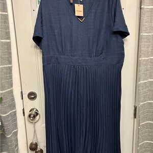 BloomChic Navy V-Neck Dress
